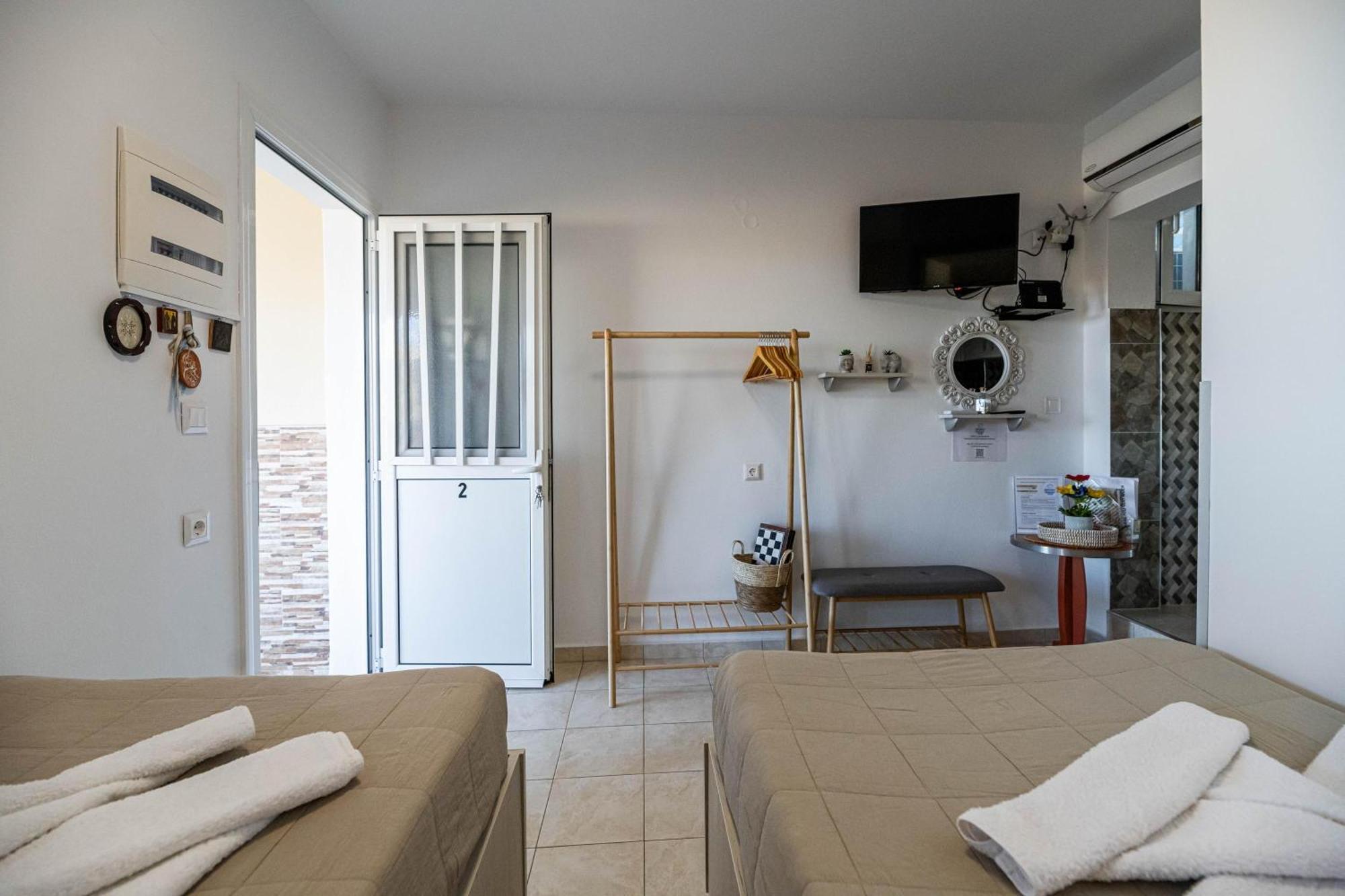 Aperanto Galazio Apartment Архангелос Екстериор снимка