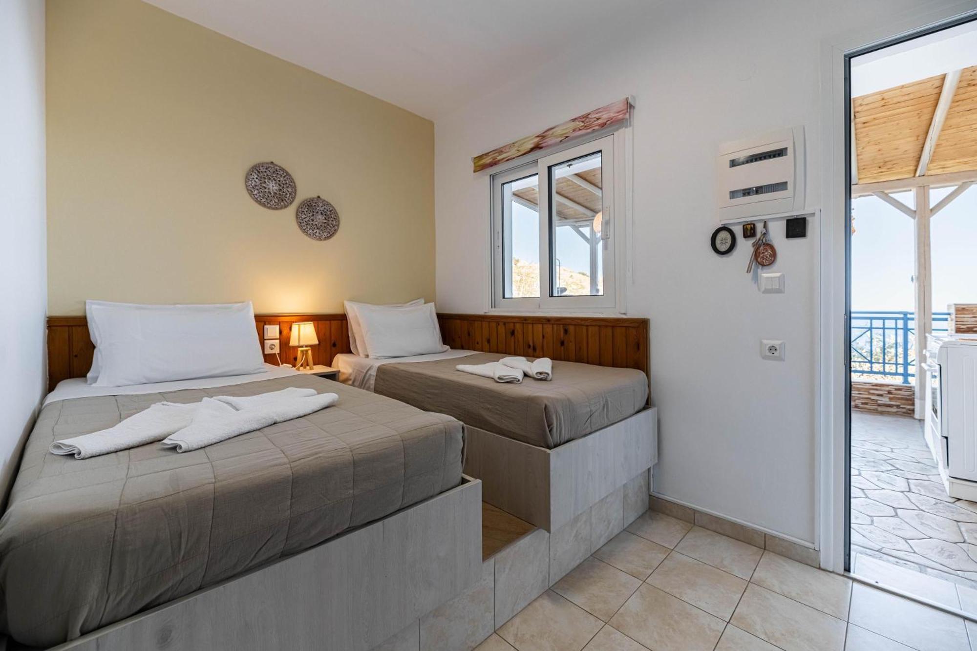 Aperanto Galazio Apartment Архангелос Екстериор снимка