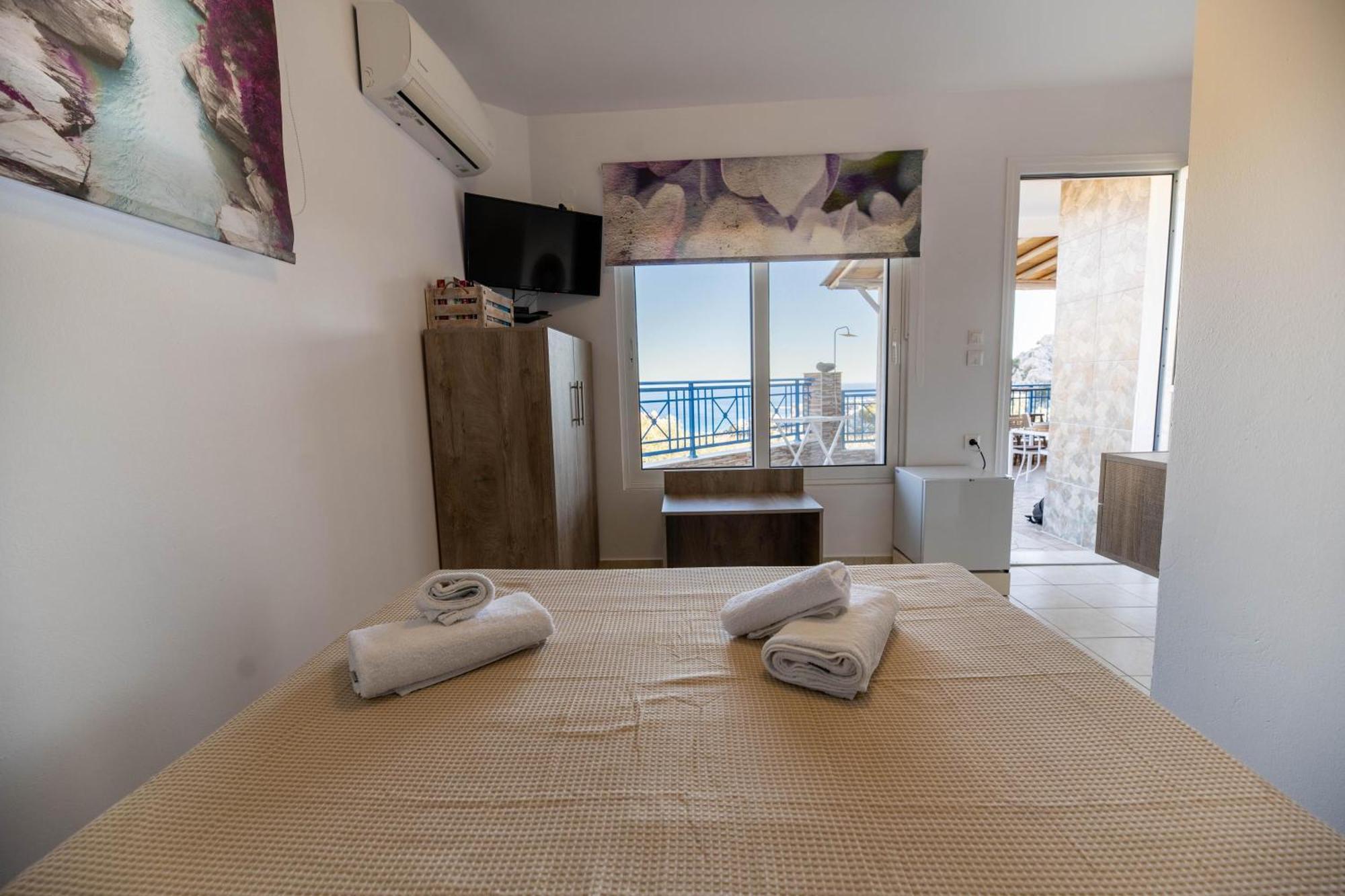 Aperanto Galazio Apartment Архангелос Екстериор снимка