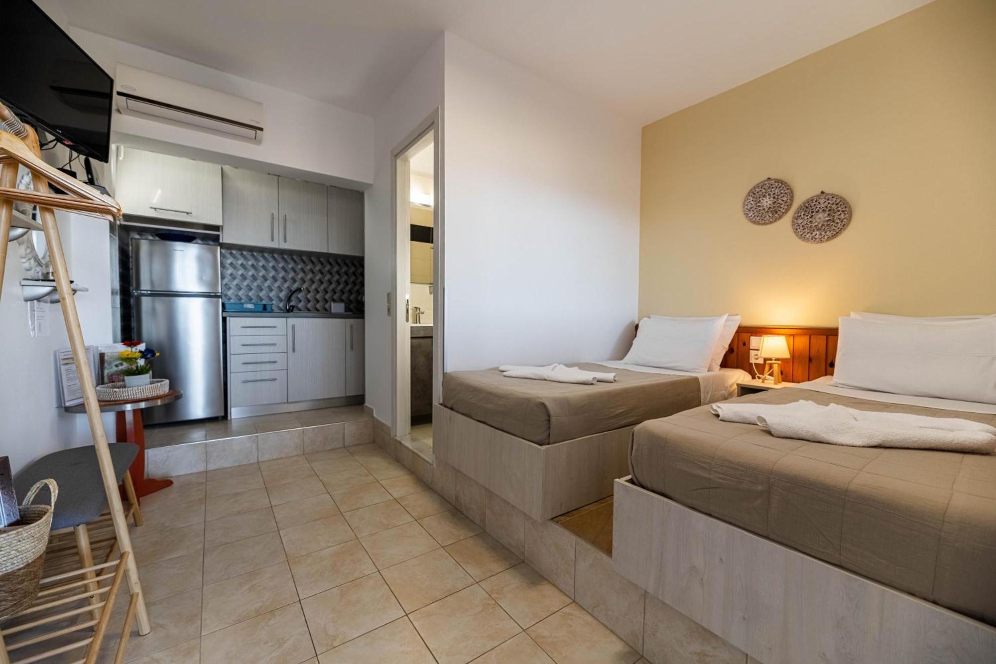 Aperanto Galazio Apartment Архангелос Екстериор снимка