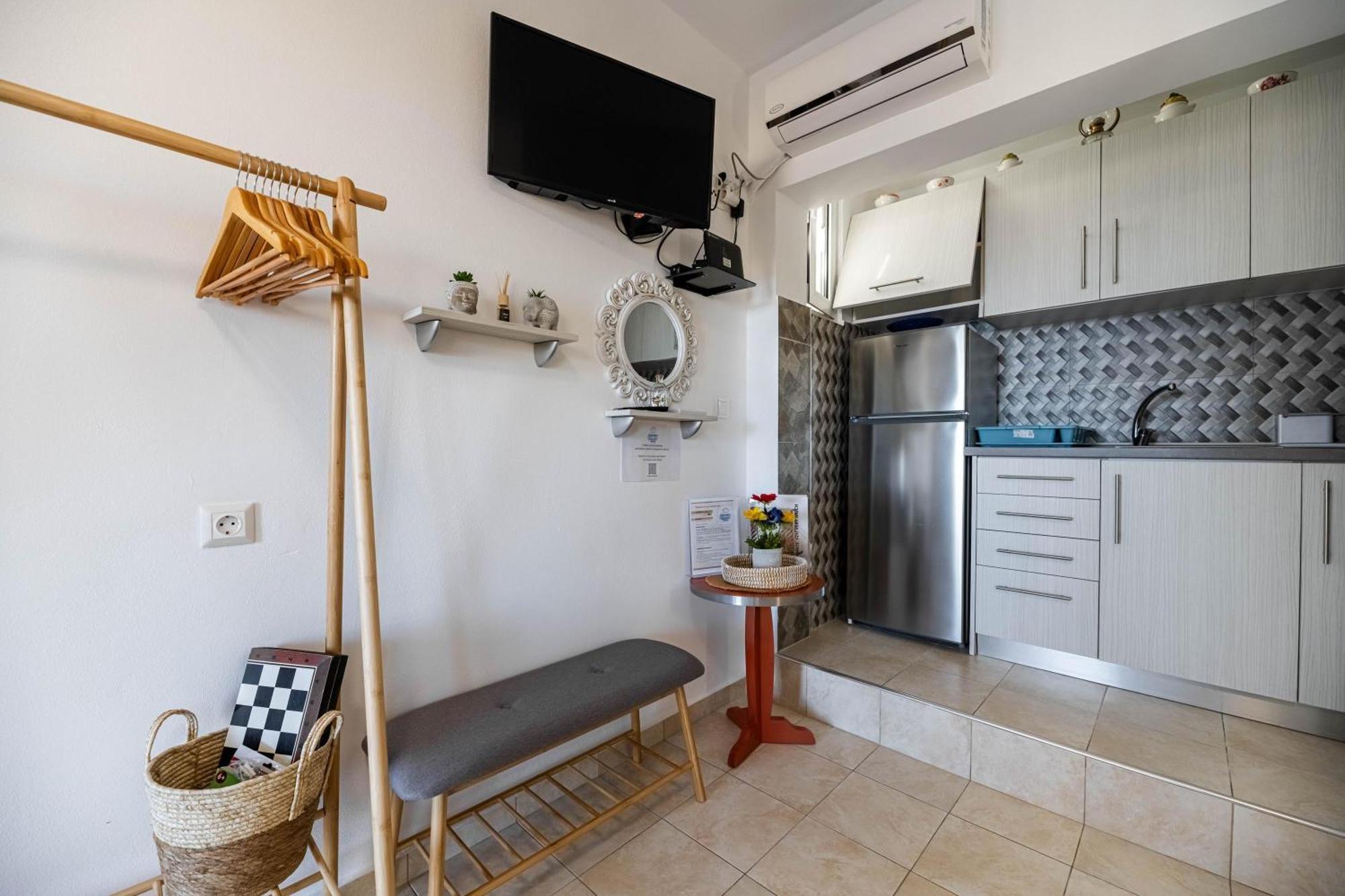 Aperanto Galazio Apartment Архангелос Екстериор снимка